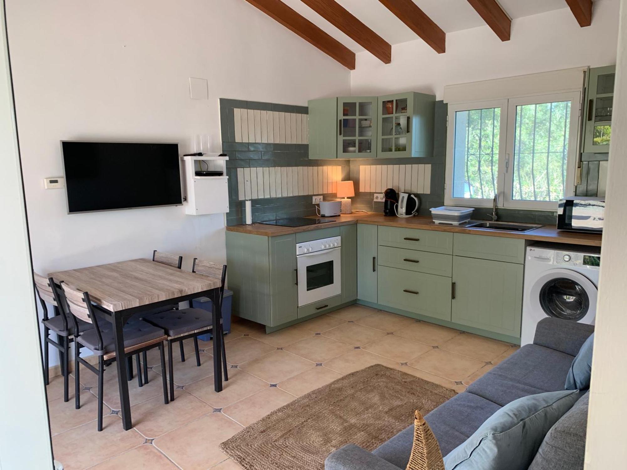 Casita In With Garden And Pool - Dog Friendly! Holiday home