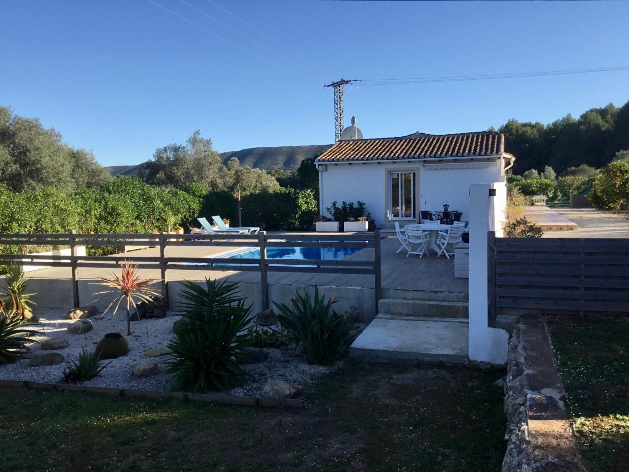 Casita In With Garden And Pool - Dog Friendly! Holiday home